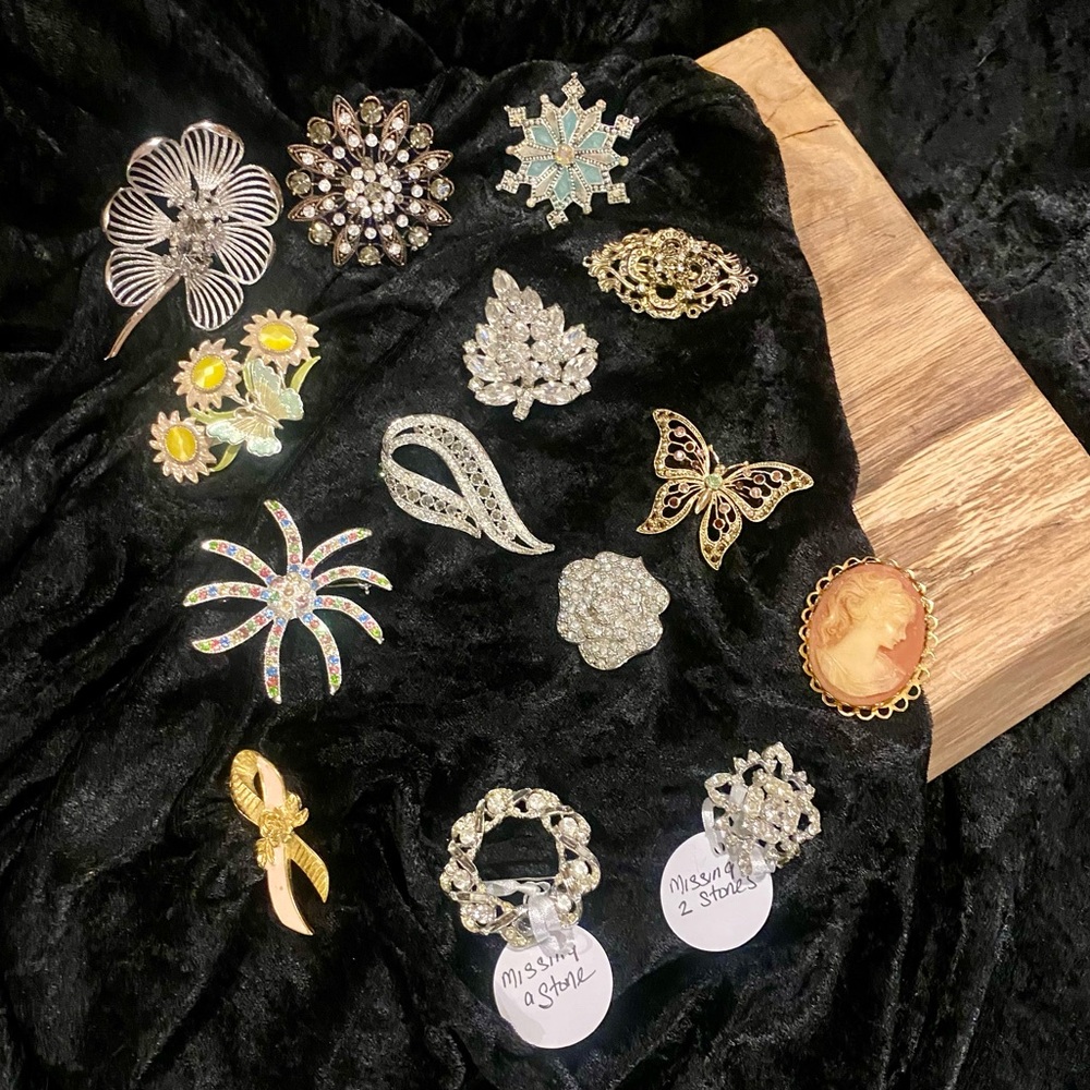 Vintage Gold and Silver Brooches - Picture 4 of 5